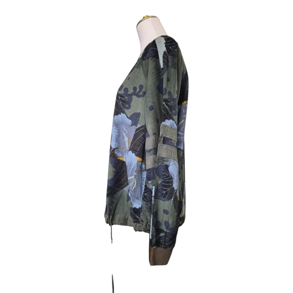 Tiny by Anthropologie Floral Print Pullover Sweatshirt Olive Green Size L - Picture 6 of 10